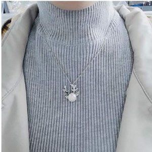 Pearl Deer Necklace (Silver)